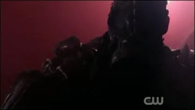 Comment se nomme le personnage se cachant derrière une combinaison ?