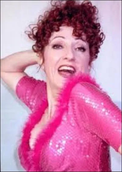 Quel personnage truculent Noëlle Perna incarne-t-elle sur scène !