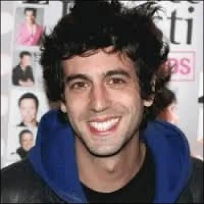 On termine en musique avec Max Boublil qui nous chante ''Susan Boyle'' . Après plusieurs spectacles, il s'oriente plutôt vers le cinéma. On a pu le voir aux côtés d'Alain Chabat dans...