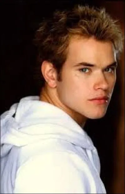 Comment s'appelle Emmett ?