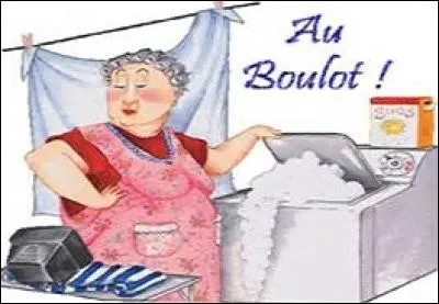 Quelle lessive lave plus blanc que blanc sur une publicité où apparaissent deux soldats étendant leur linge ?