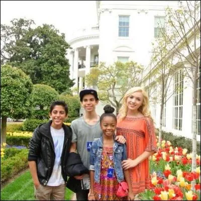 Qui n'était pas adopté(e) ?