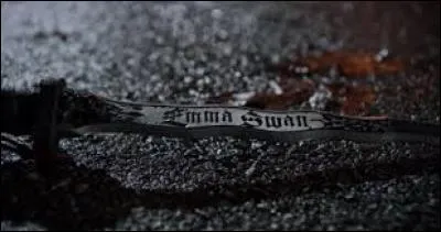 (Saison 5) - Qui est celui ou celle qui peut vaincre les Ténèbres de la dague ?