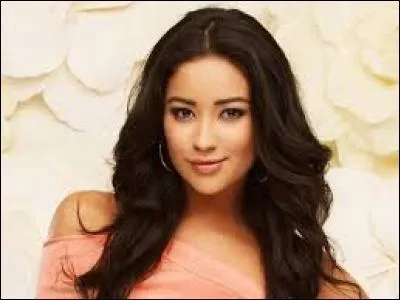 Quelle activité pratique Emily ?