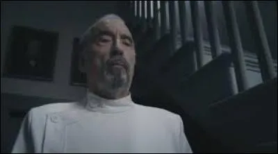 Quel est le métier de la personne que Willy Wonka retrouve (voir question 4) ?