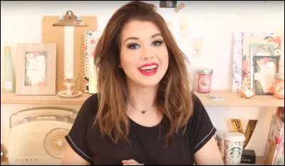 Depuis quand fait-elle des vidéos sur YouTube ?