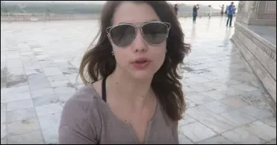 Dans quel pays est-elle partie début avril 2016 ?