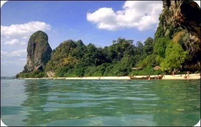 Le drapeau d'Indonésie est-il bicolore ?