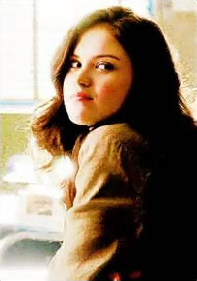 Comment s'appelle la petite amie de Liam ?