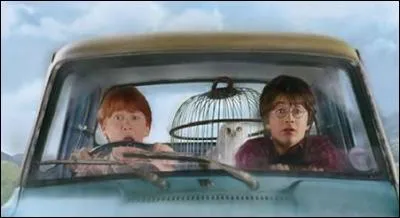 Qui a dit "Il était moins une. Bravo, la voiture ! " ?