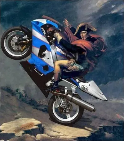 Je vous présente Bonaparte franchissant le Grand-Saint-Bernard en moto ! 
Quelle est la robe du cheval sur l'oeuvre originale réalisée par Jacques-Louis David ?