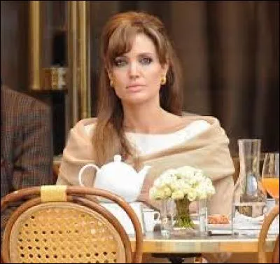 Qui connaît le code du coffre, qui est derrière le médaillon aux deux visages ?