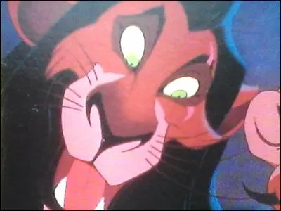 Quel genre d'animaux sont les seconds couteaux de Scar ?