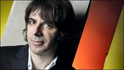 Dans sa chanson "Deux pieds" Fersen dit : 

"On me dit que je suis paresseux
Que je ne fais que ce que je veux
C'est-à-dire, pas grand chose
On dit que je me repose
Je suis désolé
Je n'ai que deux pieds"

Quel est le prénom de ce chanteur ?