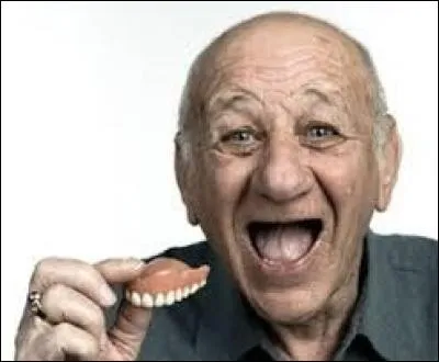 En France, quelle personnalité politique aurait qualifié de "sans-dents" les citoyens les plus démunis de la population ?