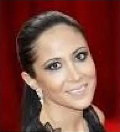 Qui harcèle Samia ?