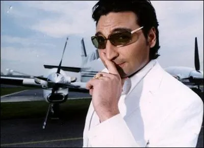 Cet homme est connu pour avoir collaboré avec Tom Jones pour le titre "Sex Bomb". Qui est-il ?