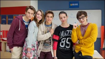 Dans "Alex & Co", saison 2, qui est enceinte ?