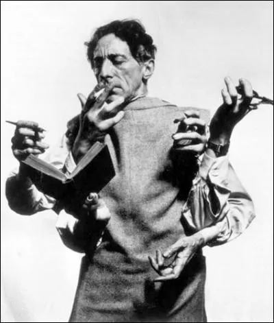 Qui a cr&eacute;&eacute; la pi&egrave;ce de th&eacute;&acirc;tre intitul&eacute; "La Voix humaine" ?