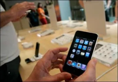 Apple sort son nouveau IPhone 3GS le 19 juin. Du coup: