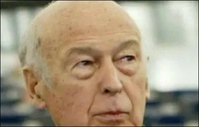 VGE a de nouveau flingu Chirac dans les mdias. Qu'a-t-il dclar?