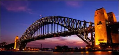 Dans quel pays pourrez-vous voir le Harbour Bridge qui détient le record du pont le plus large du monde ?