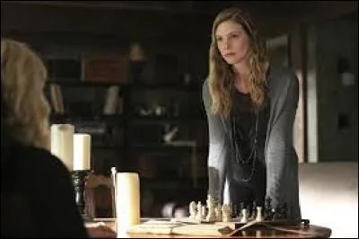 En rapport avec la question d'avant, quelle "ville natale" propose-t-elle à Valérie ?