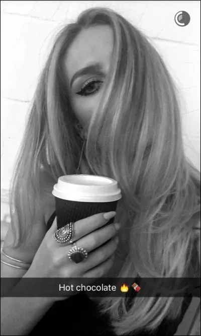 Quel est le prénom de sa demi-soeur ?