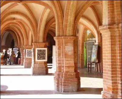 Quelle ville du Sud-Ouest n'est pas sur les bords de la Garonne ?