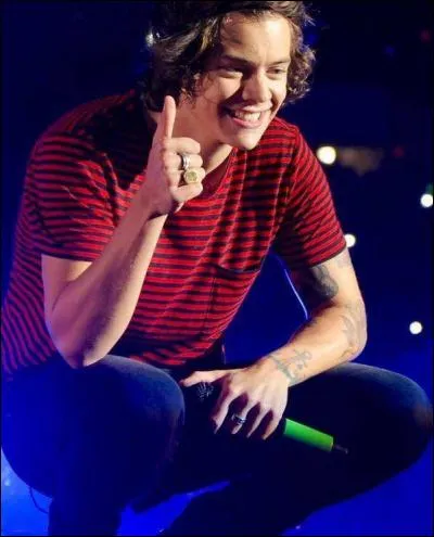 Comment s'appelle son père biologique ?