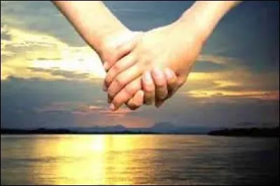 Il donne la main --- monsieur.