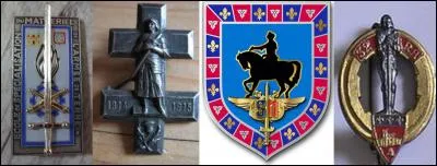 Cela s'appelle réellement « insigne régimentaire métallique ». Il est à accrocher sur la poche droite de la veste. Il semble que ce nom « argotique » soit lié à une personne.
Mais dans l'argot des soldats, comment appelle-t-on cet insigne ?