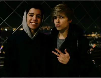 Connaît-t-il des youtubeurs anglais ?