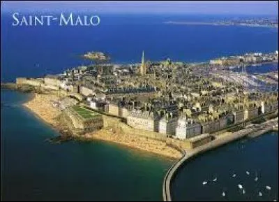 Les Bretonnes me montrent leurs potes malouins mais elles me disent : "Enlève tes Saint-Malo ! "