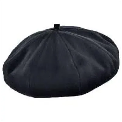 Et il porte toujours le même _________ .