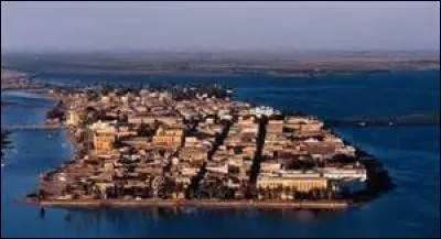 Laquelle de ces propositions désigne une ville du Sénégal ?