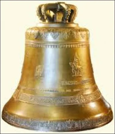 Quel nom d'insecte désigne aussi une grosse cloche à son grave ?