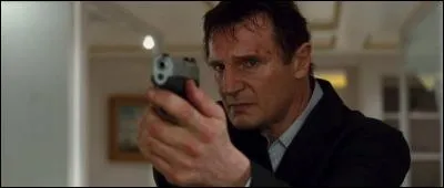 Taken. Dans cet extrait, Liam Neeson r&eacute;cup&egrave;re le pistolet d'Ali. C'est un :