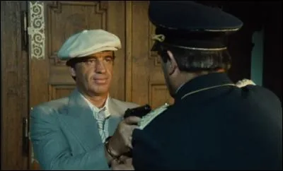 L'as des as. Quel est donc ce petit pistolet que Bebel a vol&eacute; a un Allemand ?