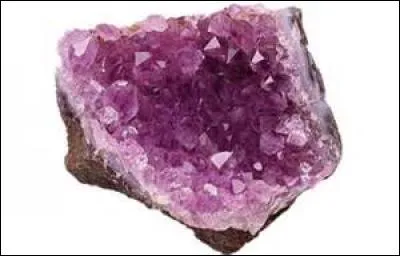 Laquelle de ces espèces minérales est de couleur violette ?