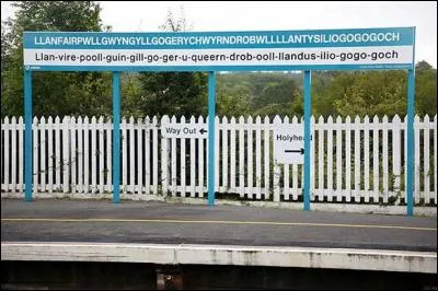 Comment s'orthographie le plus long nom de ville du Pays de Galles ?