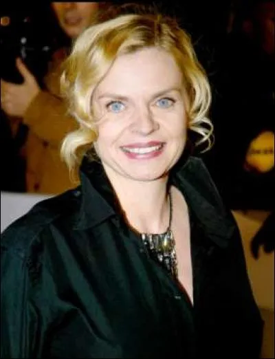 J'ai incarné le rôle de Cathy Tuche dans le film d'Olivier Baroux « Les Tuches » sorti en 2011. Je m'appelle :