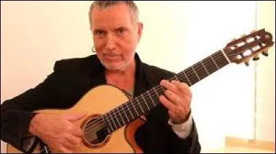 Complétez cette chanson de Bernard Lavilliers : " ....... / La nuit s'est déchirée / Personne sur l'autoroute / Solitaire, foudroyée".