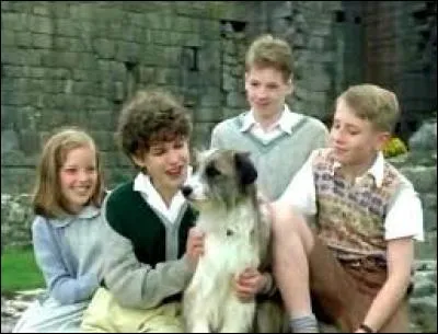 Dans "Le Club des 5", comment s'appelle chien de Claudine ?