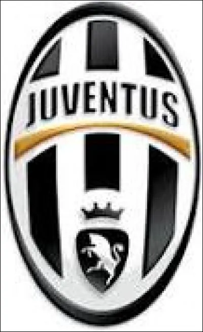 Contrairement à ce que signifie le mot "Juventus", le club est surnommé...