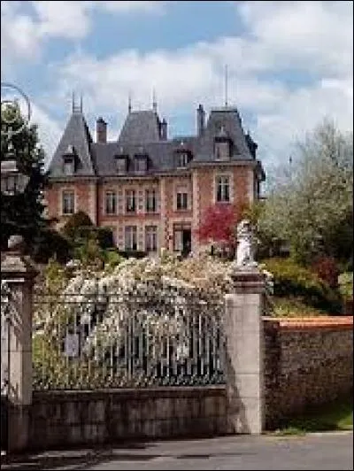 Pour terminer, je vous emmène découvrir la résidence de Raymond Poincaré, à Sampigny. Pour ce faire, nous devons nous rendre en Lorraine, dans le département ...