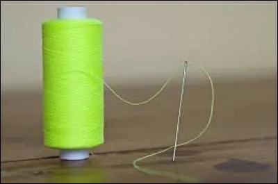 Ne perdons pas le fil de la conversation, avec quoi ai-je recousu mon tee-shirt ?