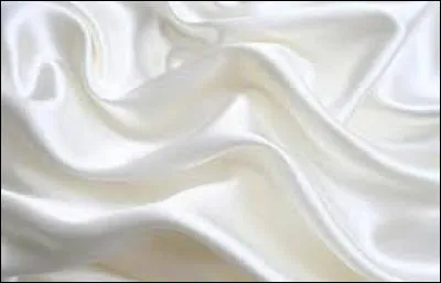 Lequel de ces fils d'origine animale donne la soie ?