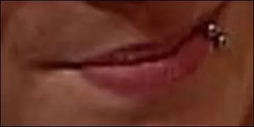 Et ce dernier sourire est à :