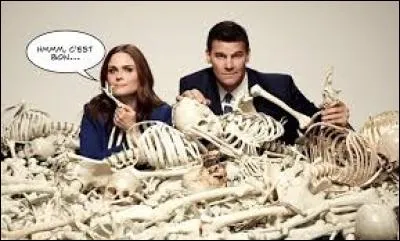 "Bones" est une série américaine lancée en 2005, dans laquelle une anthropologue judiciaire et un agent du FBI font équipe pour élucider des affaires de meurtres, partant d'ossements de cadavres. Depuis 2007, sur quelle chaine cette fiction est-elle diffusée en France ?